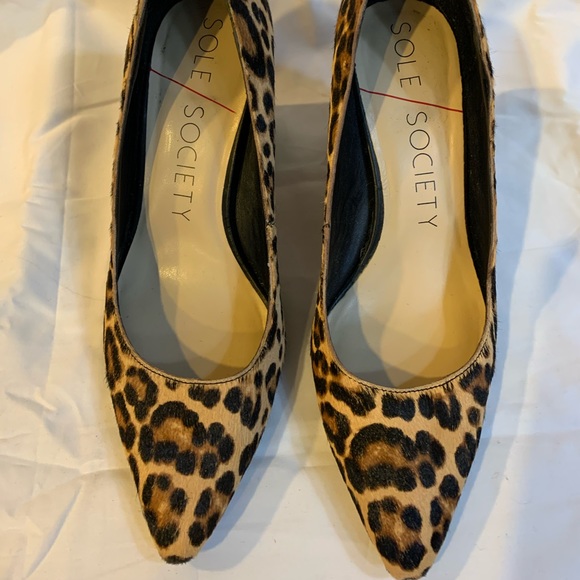 Sole Society Shoes Sole Society Leopard Chunky Heel Pumps Size 85